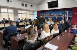 Skupština opštine Inđija u ponedeljak razmatra više od 20 tačaka