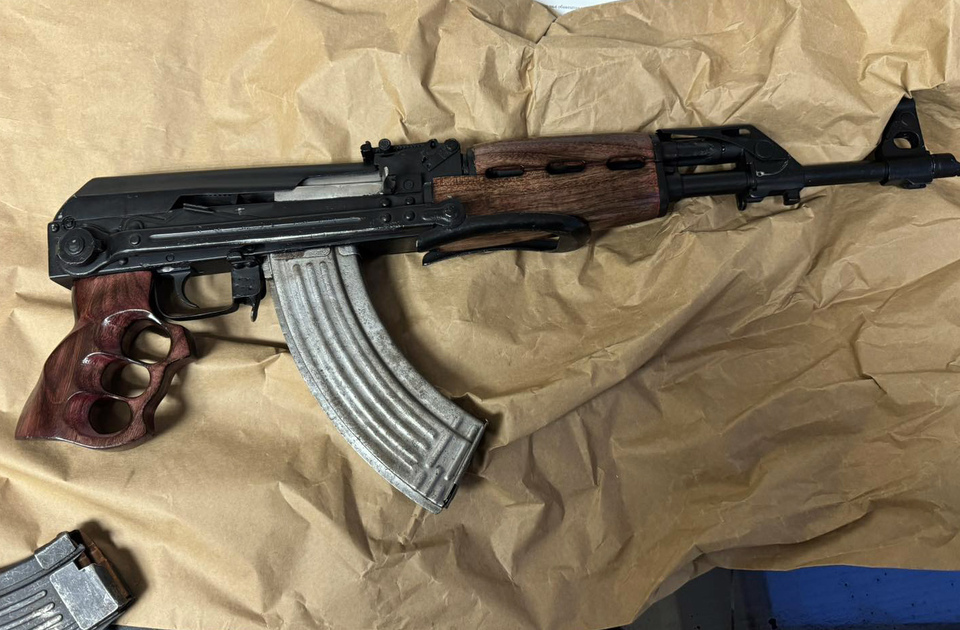 MUP: Na graničnom prelazu Batrovci zaplenjena automatska puška i municija, uhapšen muškarac