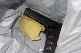 Ruma: Policija uhapsila dve osobe, zaplenjeno 1,7 kilograma amfetamina