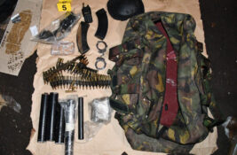 Policija u Beogradu zaplenila veće količine oružja i eksploziva, uhapšen muškarac