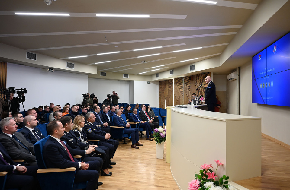 MUP Srbije: Više od 1.000 falsifikovanih dokumenata otkriveno prošle godine