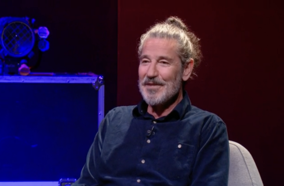 Dragan Gagi Jovanović pešači sa studentima iz Vranja do Bujanovca Dragan Gagi Jovanović pešači sa studentima iz Vranja do Bujanovca