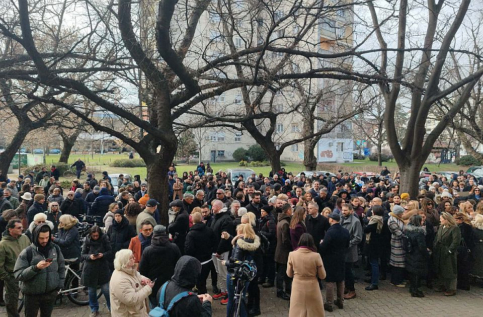 Protest advokata u Novom Sadu zbog „Mrdićevih zakona“ (VIDEO)