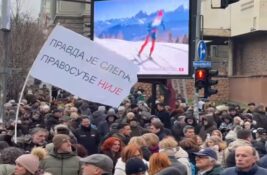 „Marš za pravosuđe“ u Beogradu: Sudije, tužioci i građani traže nezavisnost sudstva (VIDEO)