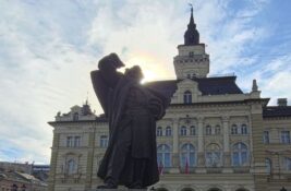 Predstavnici Grada, Pokrajine i Republike položili vence na grob Svetozara Miletića na Uspenskom groblju