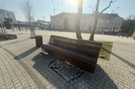 (VIDEO) Trg Sloboda od 1,3 miliona evra, godinu i po nakon rekonstrukcije, već zahteva sanaciju