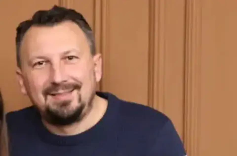 Profesor iz Stare Pazove brutalno pretučen u Knjaževcu: Napad na čoveka koji stoji uz studente Profesor iz Stare Pazove brutalno pretučen u Knjaževcu: Napad na čoveka koji stoji uz studente