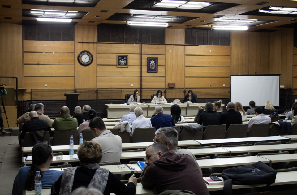 Burna sednica u Staroj Pazovi: Sporovi oko prevoza, Turističke organizacije i mesnih zajednica