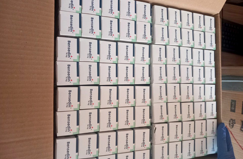 Policija zaplenila pola miliona tableta psihoaktivnih supstanci u Staroj Pazovi (FOTO)