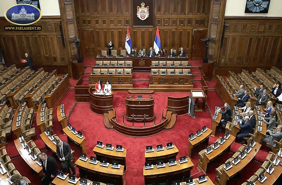 Nema kvoruma za glasanje o nepoverenju Vladi Srbije Nema kvoruma za glasanje o nepoverenju Vladi Srbije