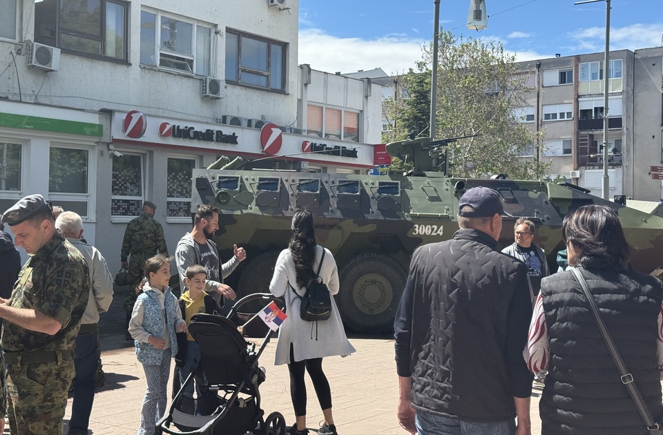 U Inđiji održana promocija vojnog poziva uz izložbu naoružanja (VIDEO)