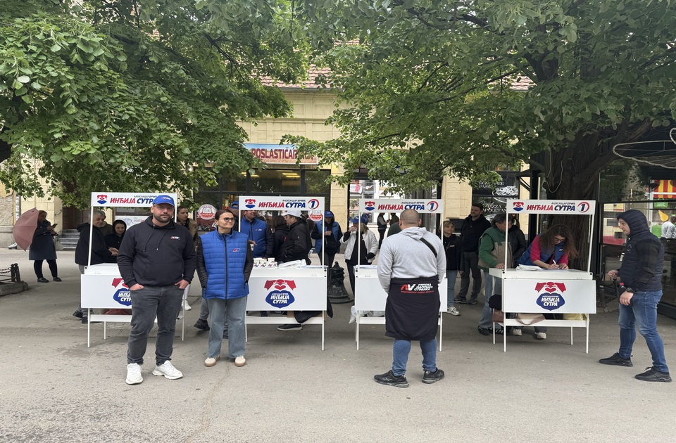 Napetost u SNS Inđija: Pad rejtinga i prekompozicija uz dolazak čak tri koordinatora