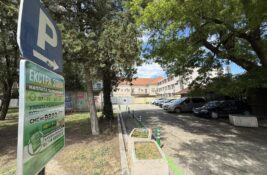 Inđija uvela zelenu zonu parkiranja bez zvaničnog rešenja: Naplata parkinga pod znakom pitanja