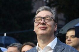 Vučić: Pozivam FBI i sve evropske službe da istraže da li je upotrebljen zvučni top – a nije