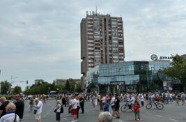 Novi Sad: Građani obeležili 20 meseci od tragedije na Železničkoj stanici (VIDEO)