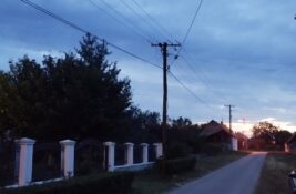 Maradik: JP Inđija put od prošle zime ne stiže da zameni dve sijalice javne rasvete, meštani revoltirani