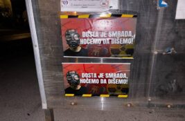 (FOTO) Noćna akcija plakatiranja u inđijskim selima: Dosta je smrada, hoćemo da dišemo