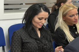 Razgovor u Domu zdravlja sa građanima: „Da li ste vi građanin ili novinarka?“