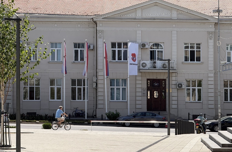 „Dosta je ćutanja“: NPS Inđija traži odgovore zbog neprijatnih mirisa