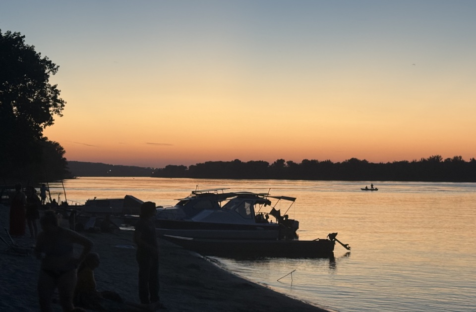 Dunav se povukao i otkrio bombu na Čortanovačkoj plaži: „Dunav ovo nije doneo, ljudi su“