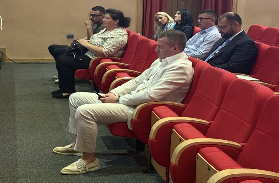 Gašić tvrdi da je FK Inđija ugašen, APR pokazuje da nije