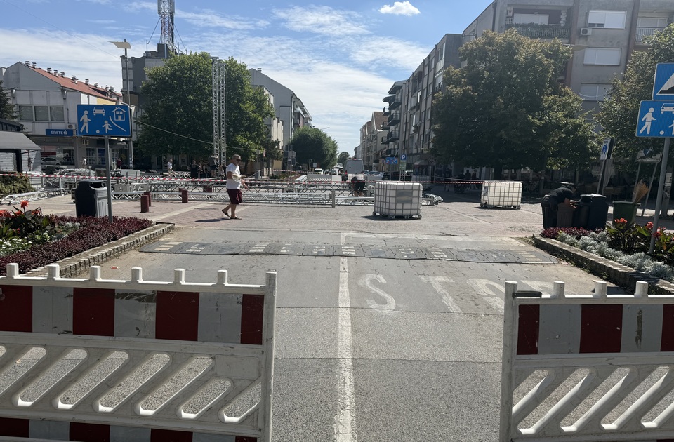 Stanari odbili zahtev Opštine za pristup krovu zbog snimanja i paljenja baklji