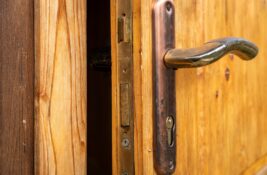 Door-to-door kampanja u Inđiji: Šta građani moraju, a šta ne moraju