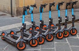 Agencija upozorava roditelje: Električni trotinet nije igračka, deca mlađa od 14 godina ne smeju da ih voze