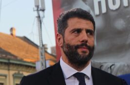 Šapić najavio tužbe protiv odbornice Kreni-Promeni, njenog supruga i pokreta